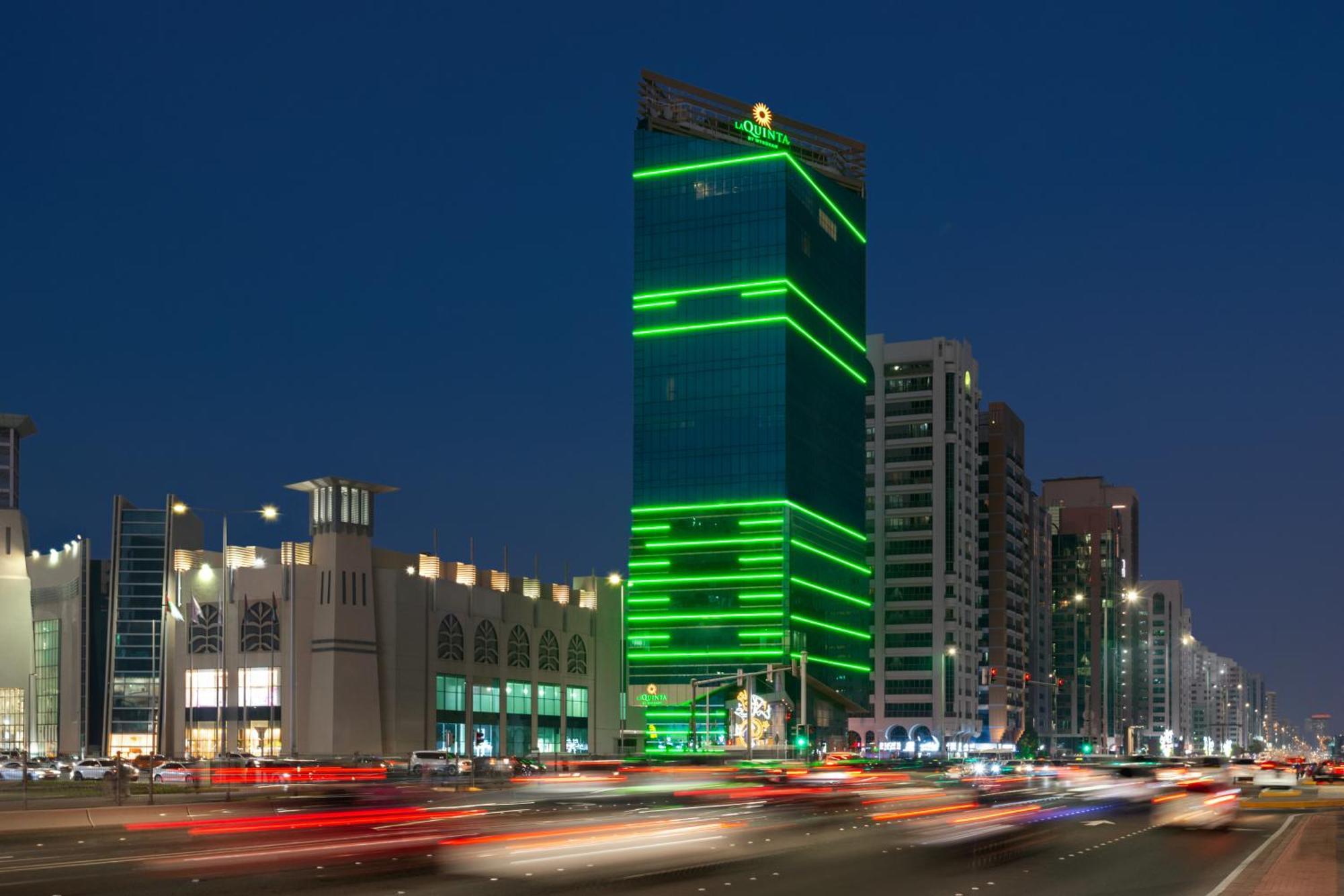 La Quinta By Wyndham Abu Dhabi Al Wahda Hotel ภายนอก รูปภาพ